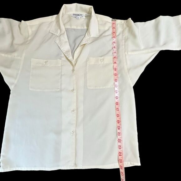Features Short sleeve cream crepe blouse size 12 - Picture 8 of 9